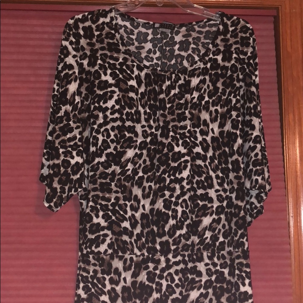 short wing sleeve leopard shirt